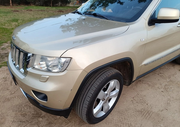 Jeep Grand Cherokee cena 62500 przebieg: 231000, rok produkcji 2011 z Poznań małe 121